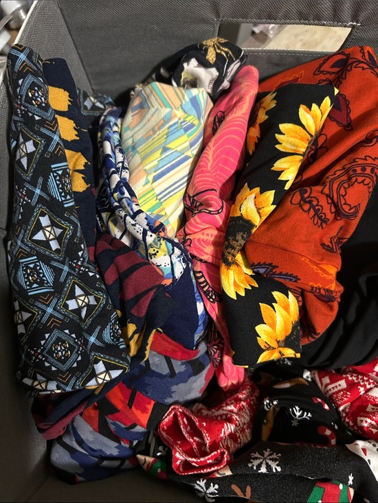 LuLaRoe Pants - Resale Bundle of LulaRoe leggings - 17 item,Sunflower & Geometric Prints - Multi
